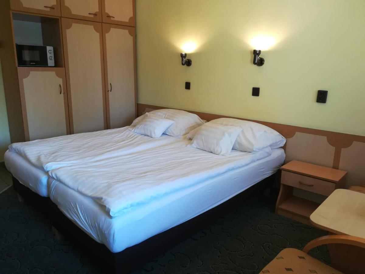 Hoforras Hotel ギュラ エクステリア 写真